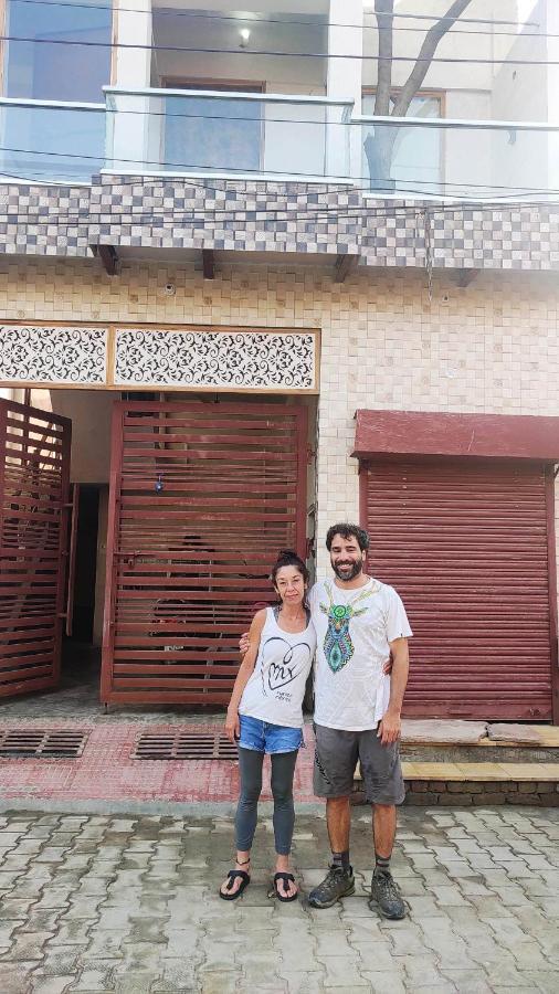Ira Homestay Mathura - Divine Spiritual Stay Exterior foto