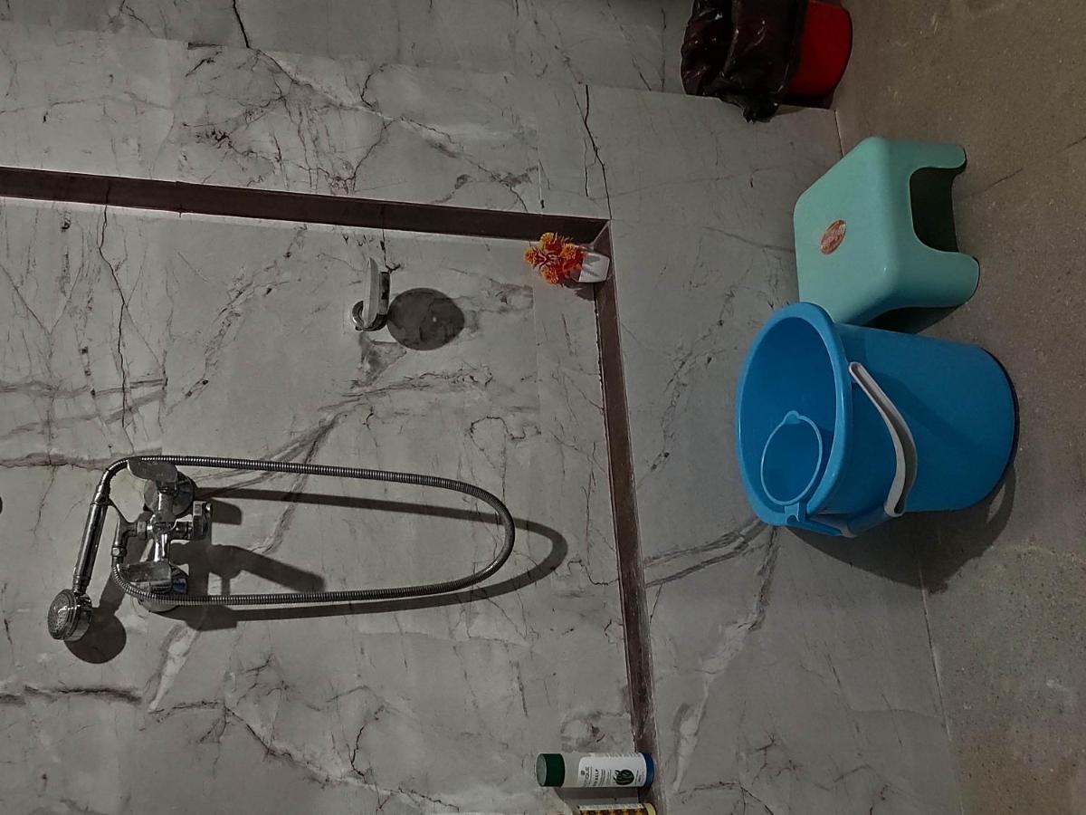 Ira Homestay Mathura - Divine Spiritual Stay Exterior foto