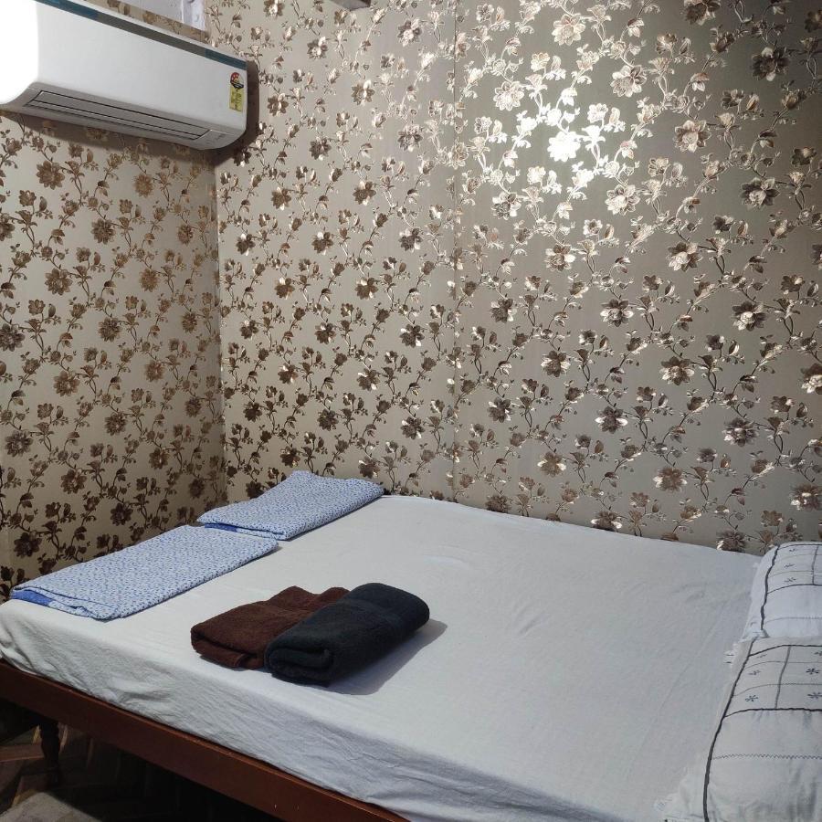 Ira Homestay Mathura - Divine Spiritual Stay Zimmer foto